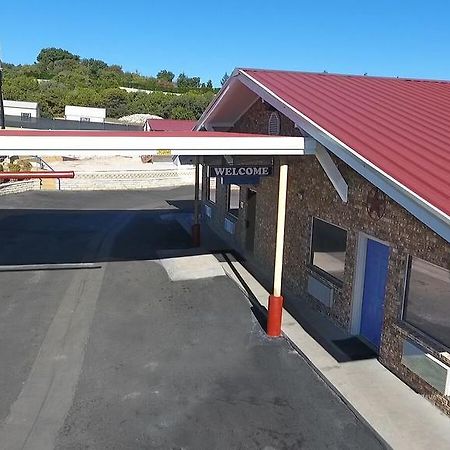 Hillcrest Inn & Suites Озона Екстер'єр фото