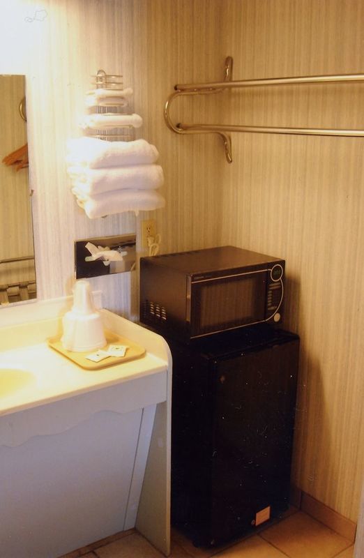 Hillcrest Inn & Suites Озона Номер фото