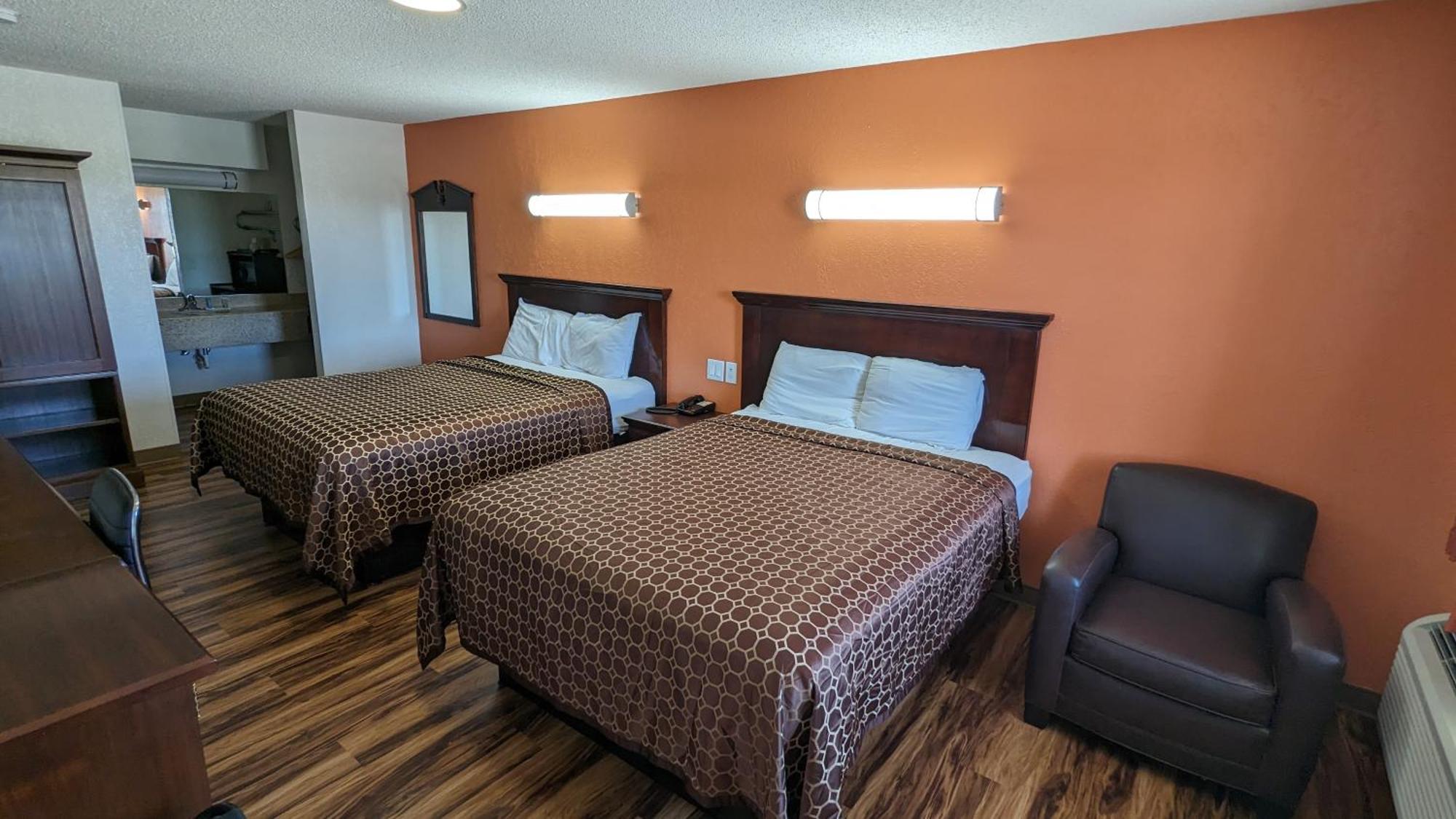 Hillcrest Inn & Suites Озона Екстер'єр фото