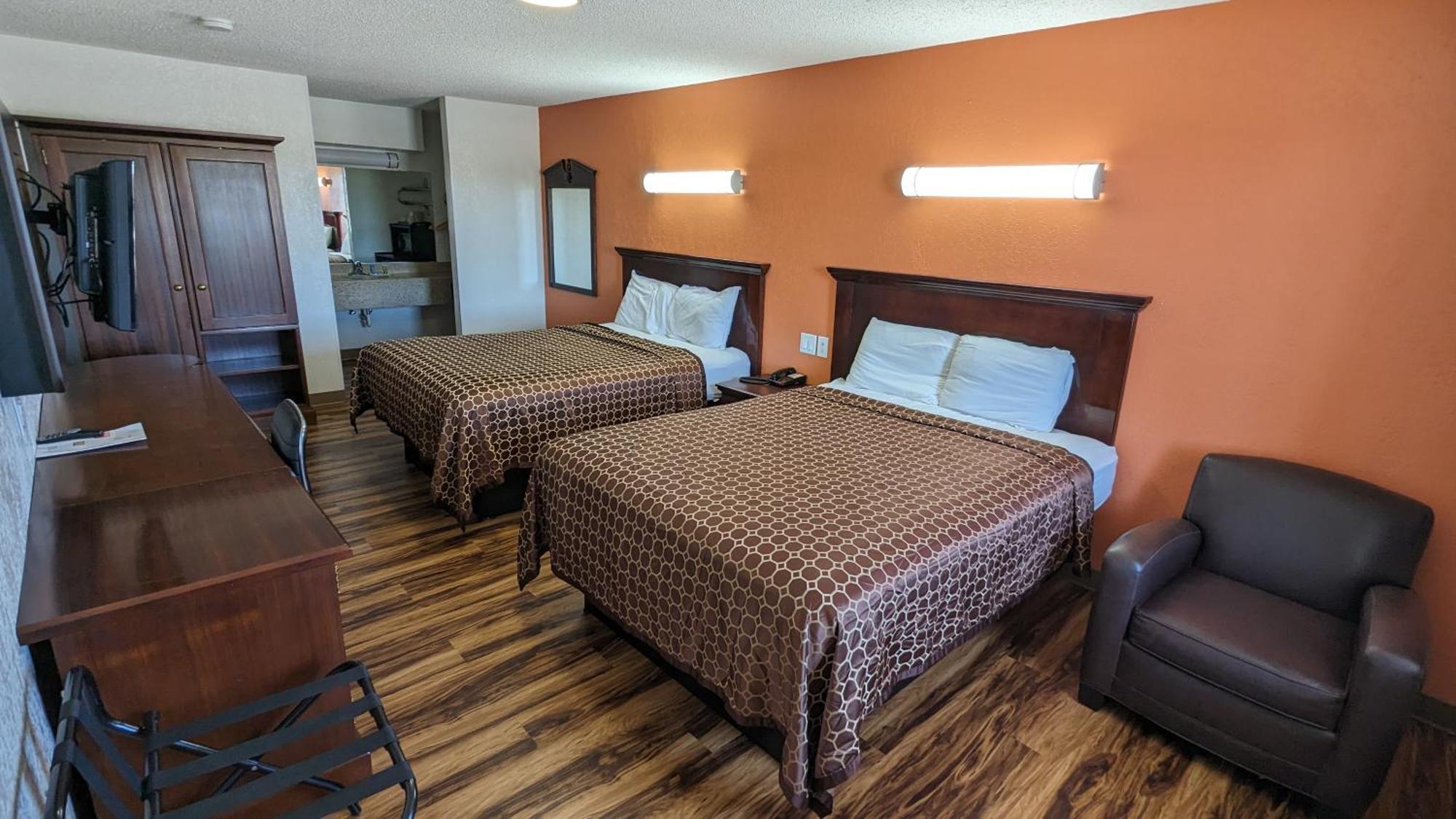 Hillcrest Inn & Suites Озона Екстер'єр фото
