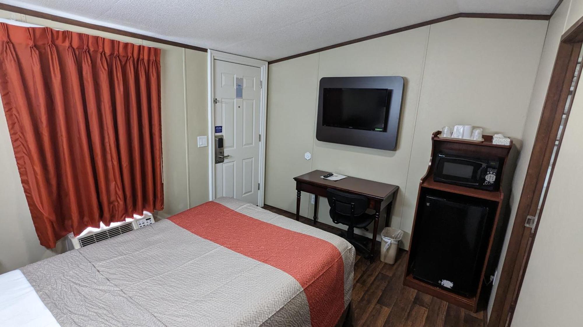 Hillcrest Inn & Suites Озона Екстер'єр фото
