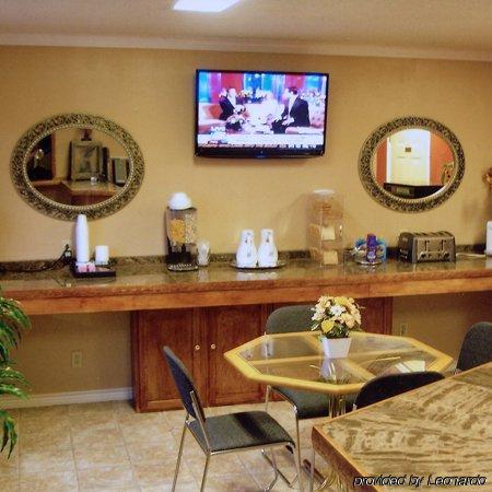 Hillcrest Inn & Suites Озона Ресторан фото