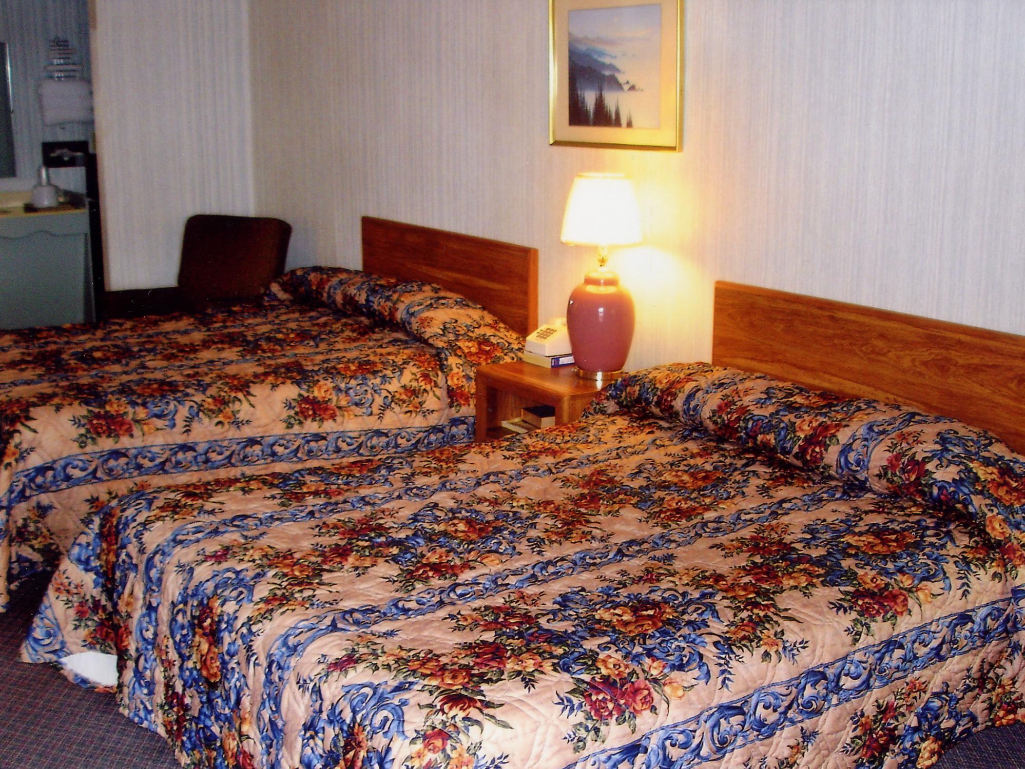 Hillcrest Inn & Suites Озона Екстер'єр фото